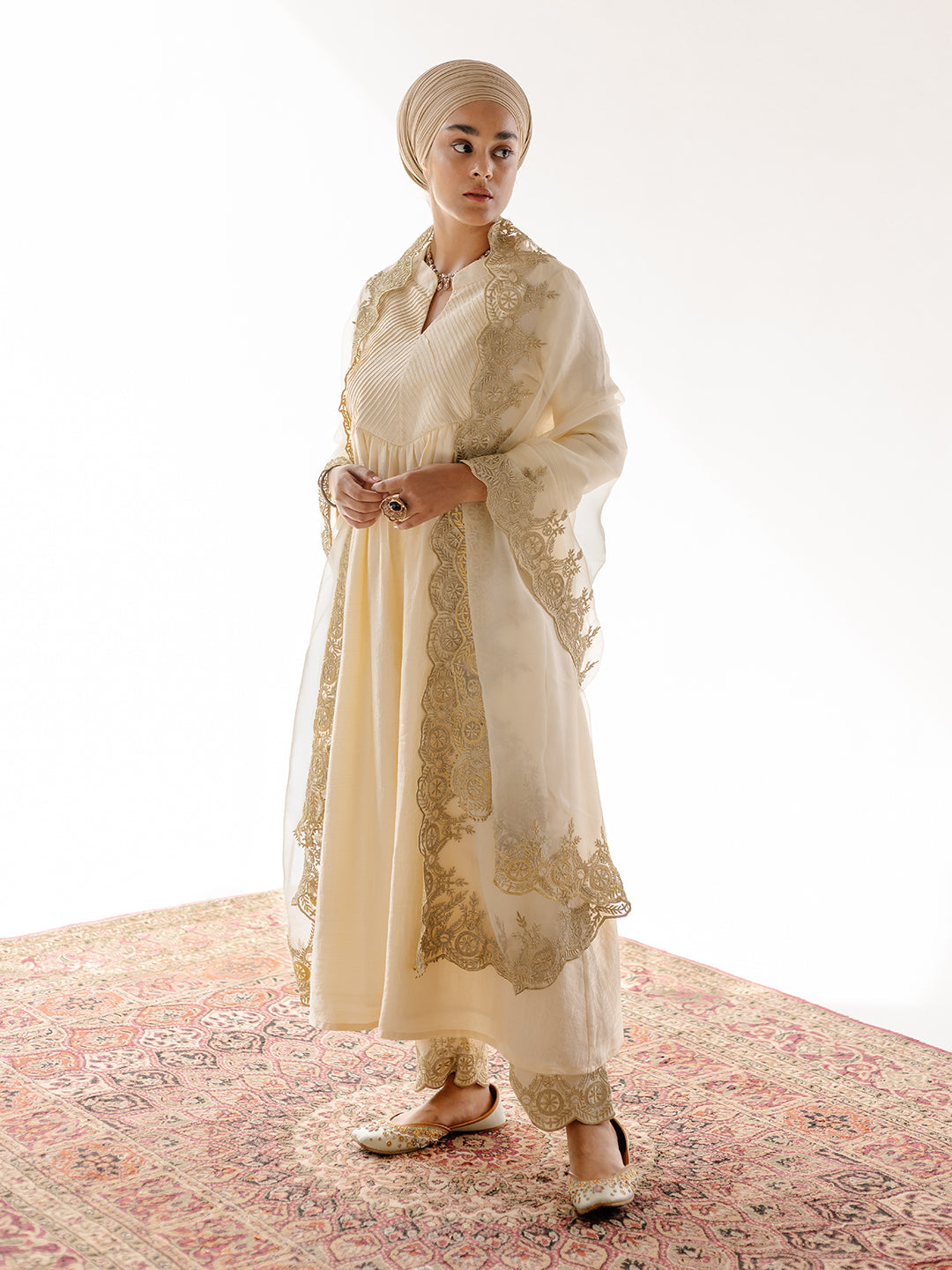 Gumaan Kurta Set